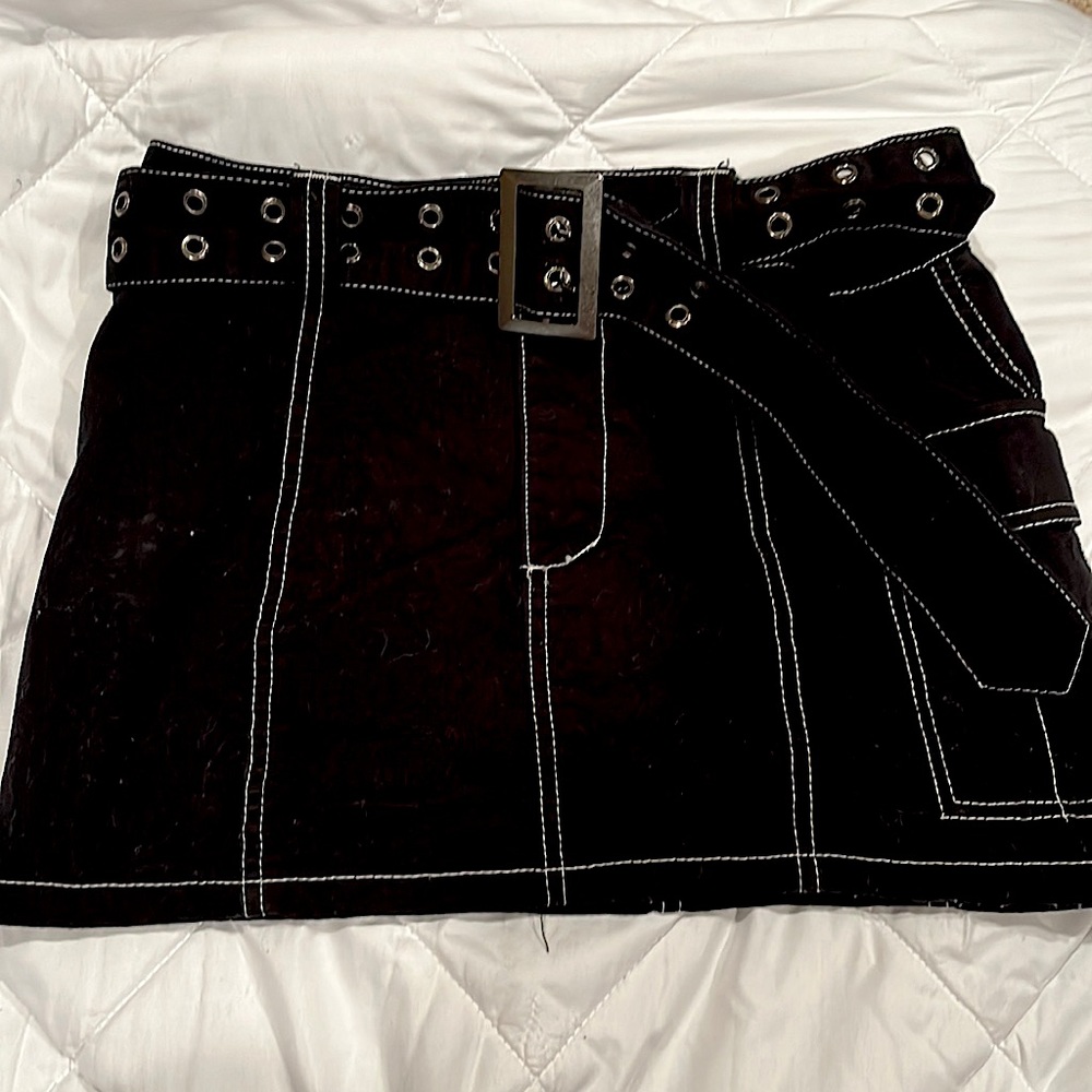Forever 21 mini skirt size s only wore once in very good condition